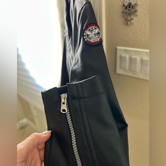 Levi’s jacket - Picture 7 of 8